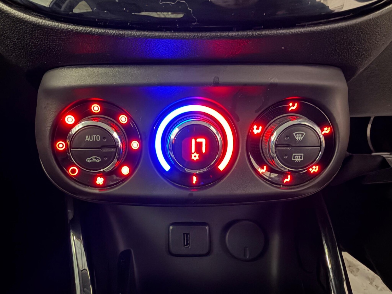 Used Vauxhall ADAM for sale - 77807682: Photo 24