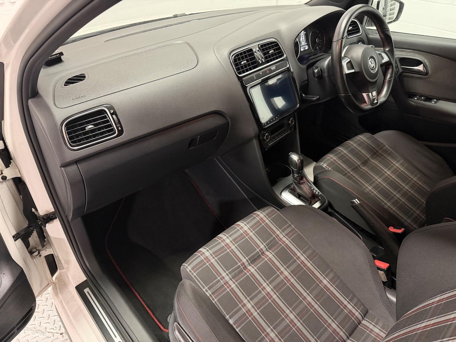 Used Volkswagen Polo 2024 for sale - 76689897: Photo 15