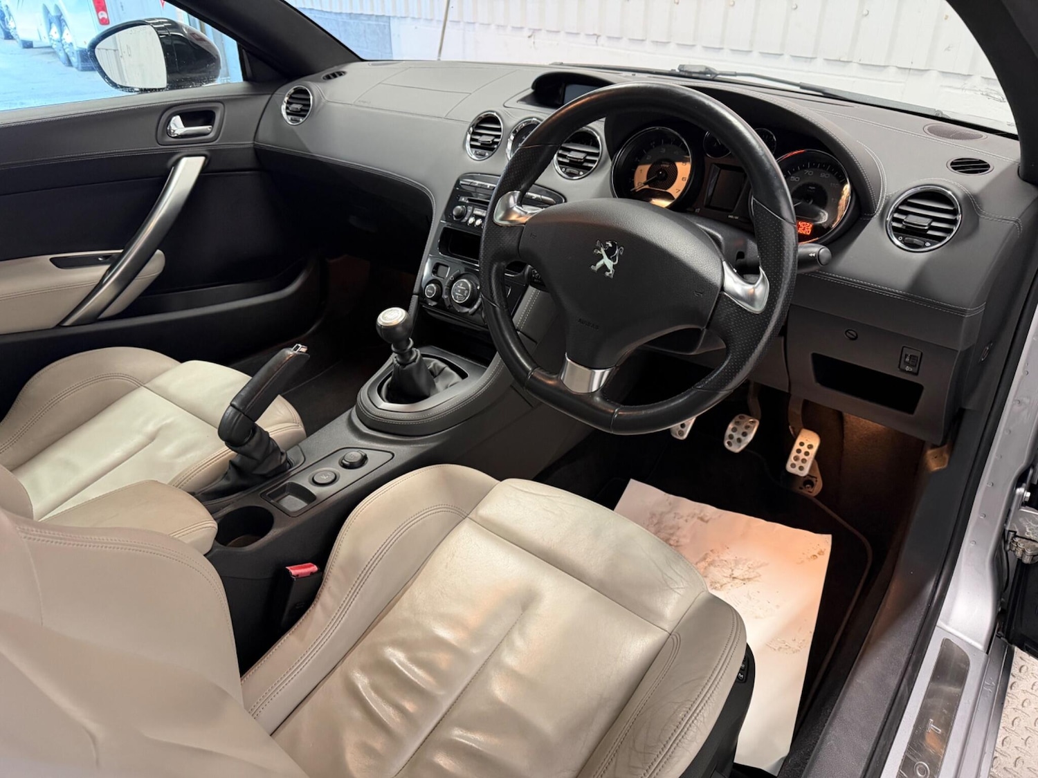 Used Peugeot RCZ 2013 for sale - 77455485: Photo 16