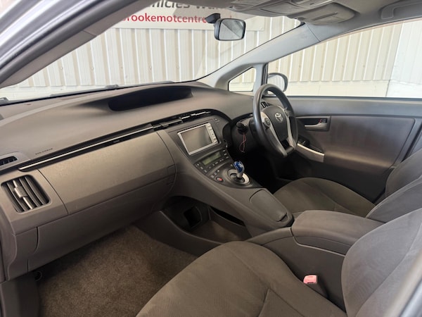 Used Toyota Prius 2016 for sale - 74534376: Photo 11