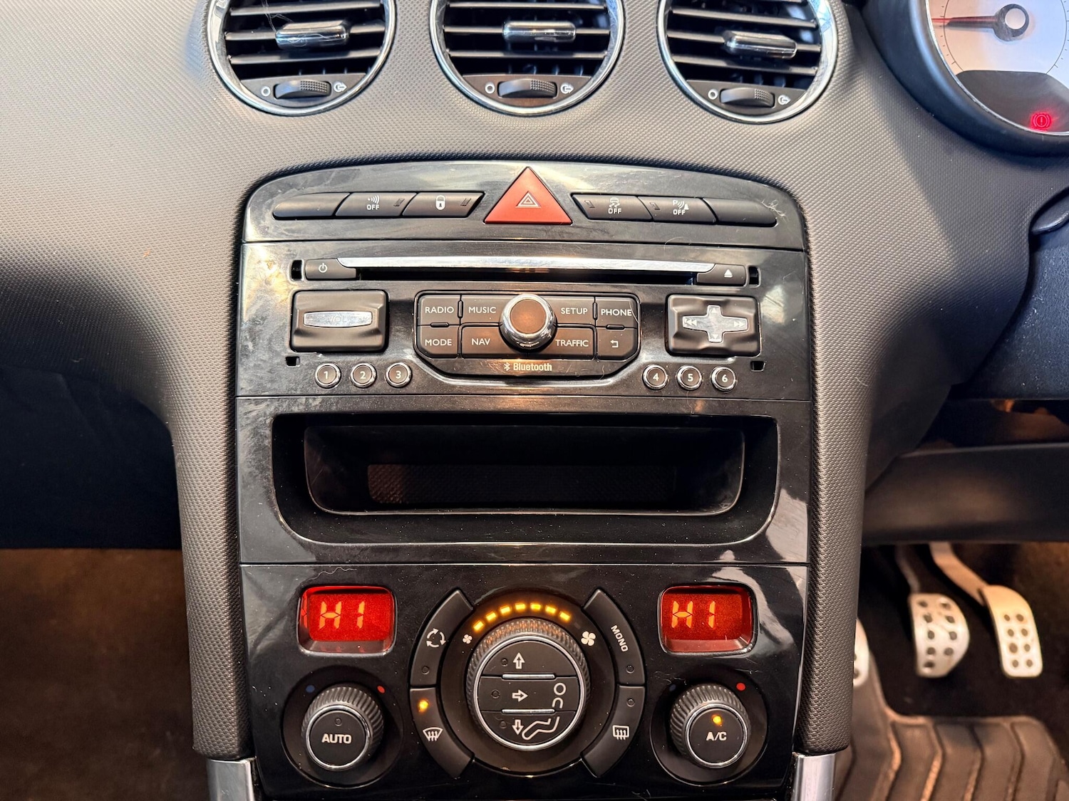 Used Peugeot 308 2013 for sale - 76913584: Photo 25