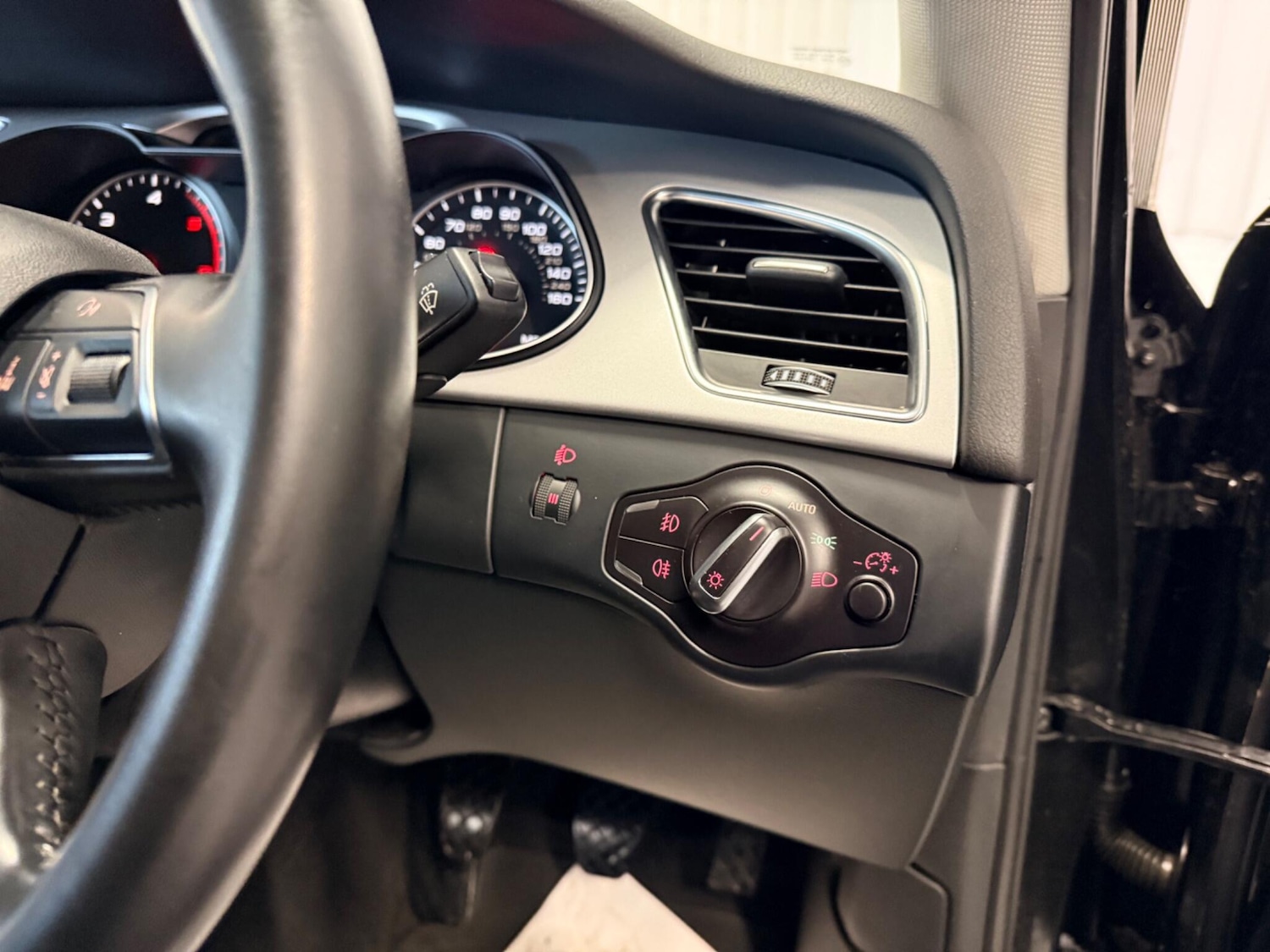 Used Audi A4 2015 for sale - 77808744: Photo 25