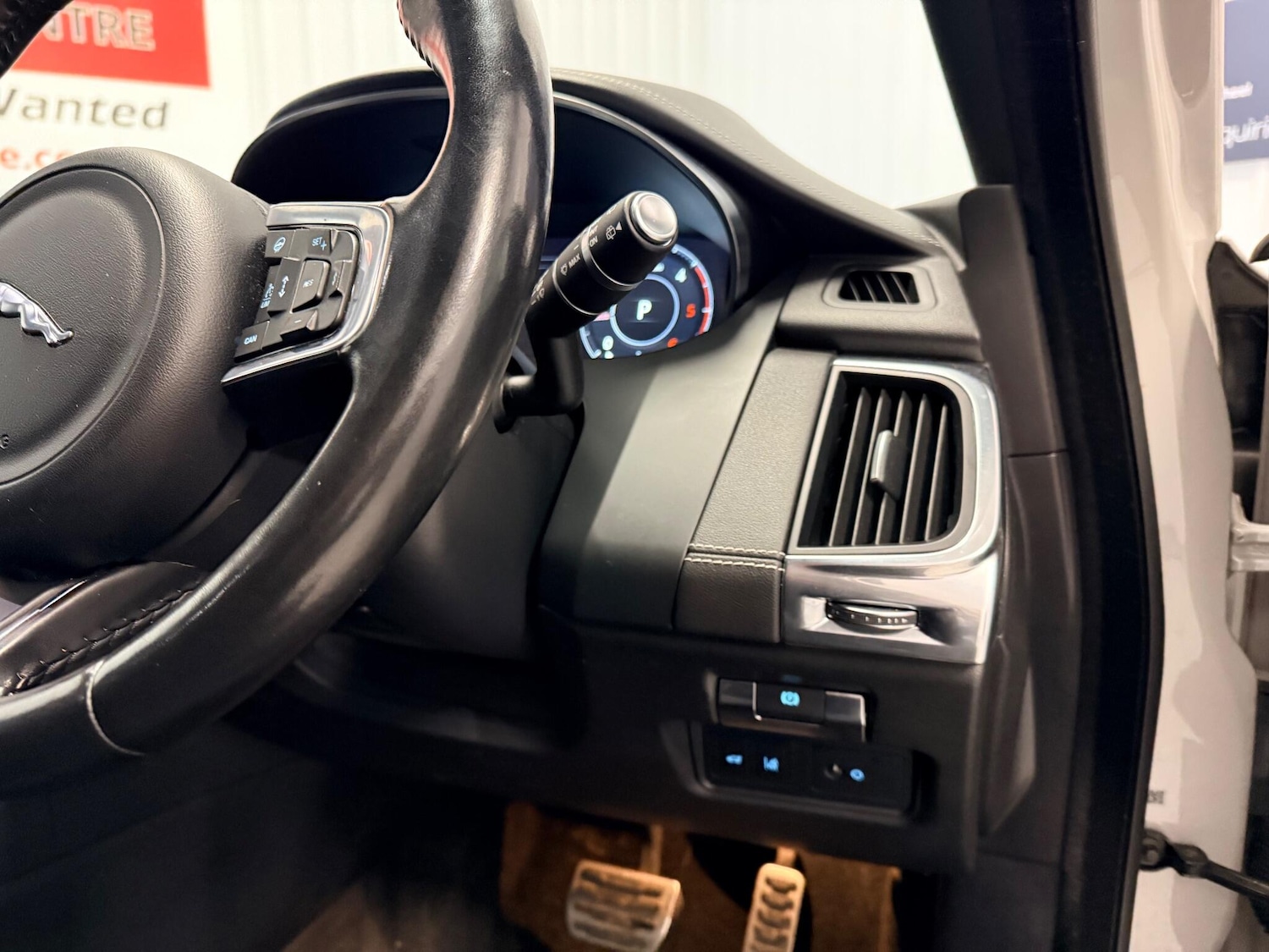 Used Jaguar E-Pace 2018 for sale - 78035128: Photo 28