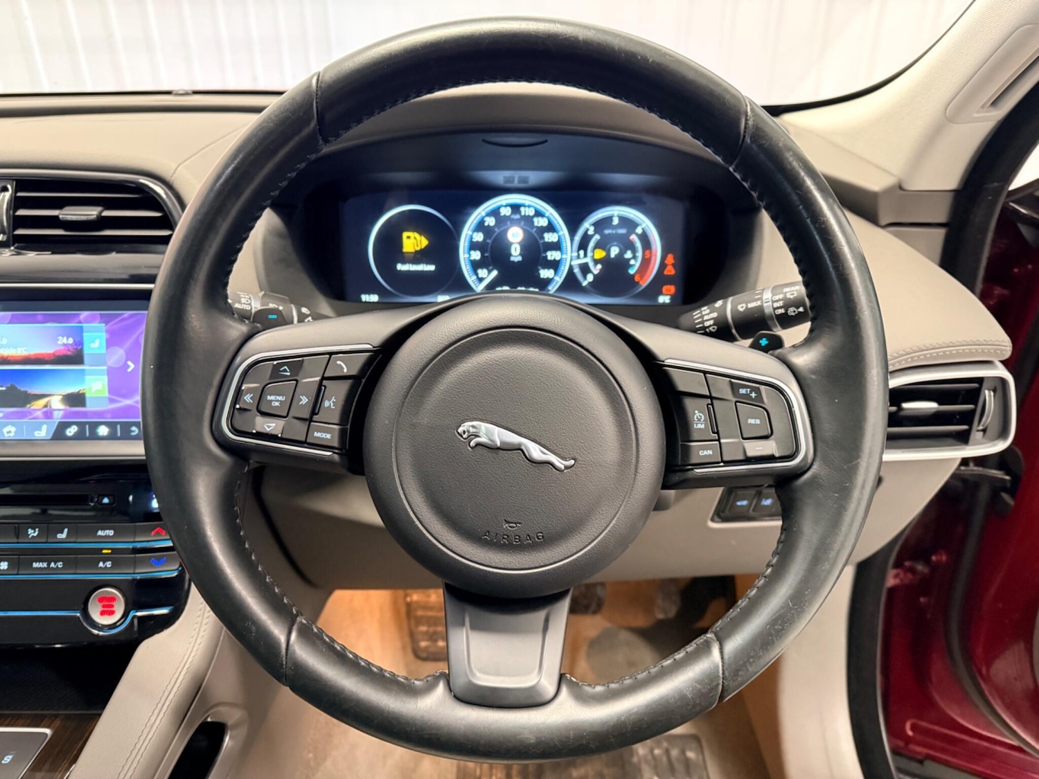 Used Jaguar F-Pace 2016 for sale - 77440340: Photo 20