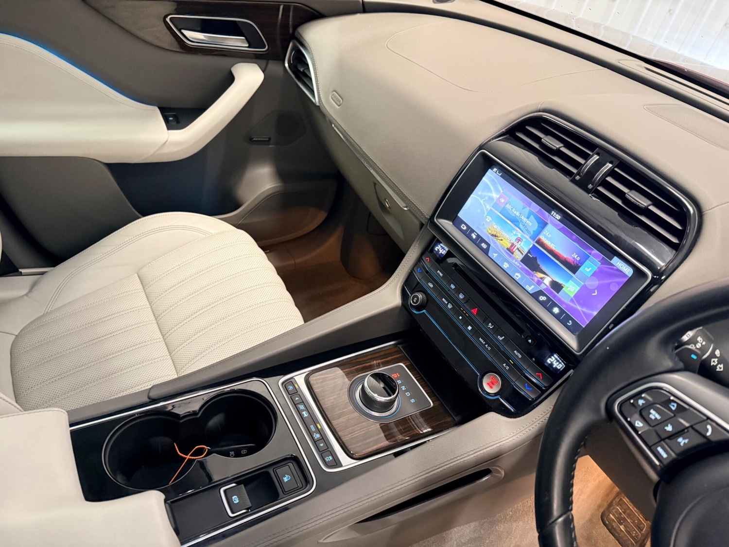 Used Jaguar F-Pace 2016 for sale - 77440340: Photo 27