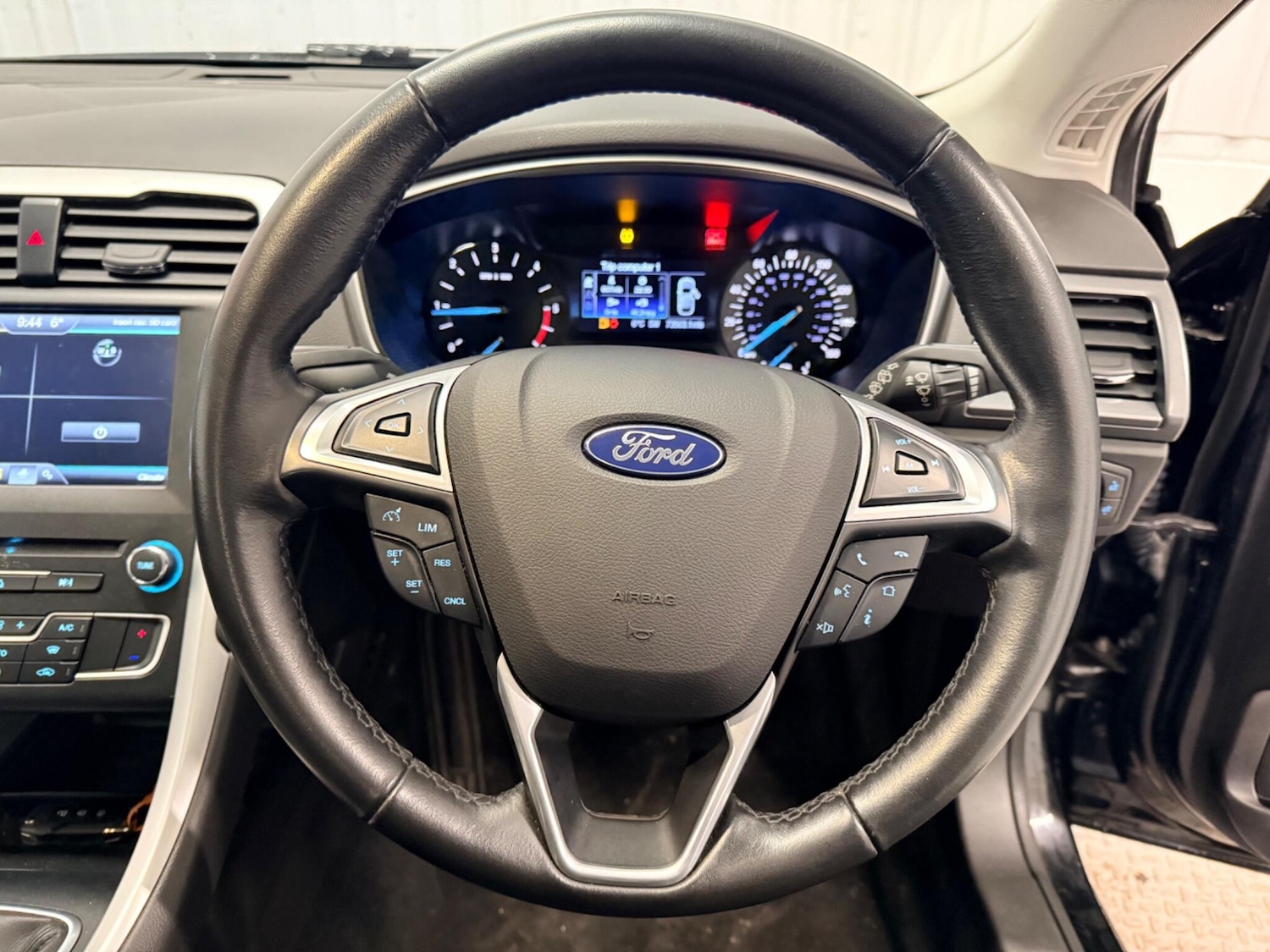 Used Ford Mondeo 2015 for sale - 77439739: Photo 17