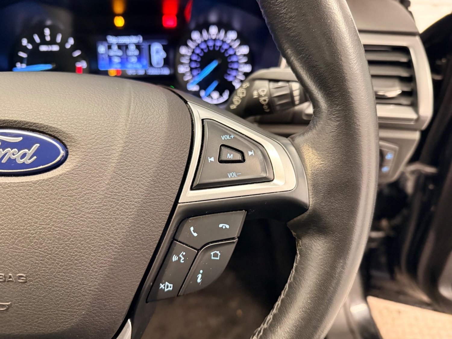 Used Ford Mondeo 2015 for sale - 77439739: Photo 21