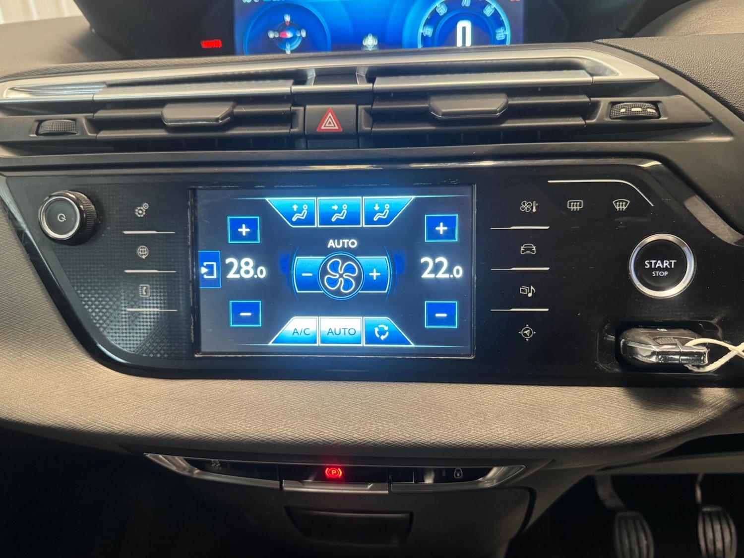 Used Citroen Grand C4 Picasso 2015 for sale - 78185392: Photo 27