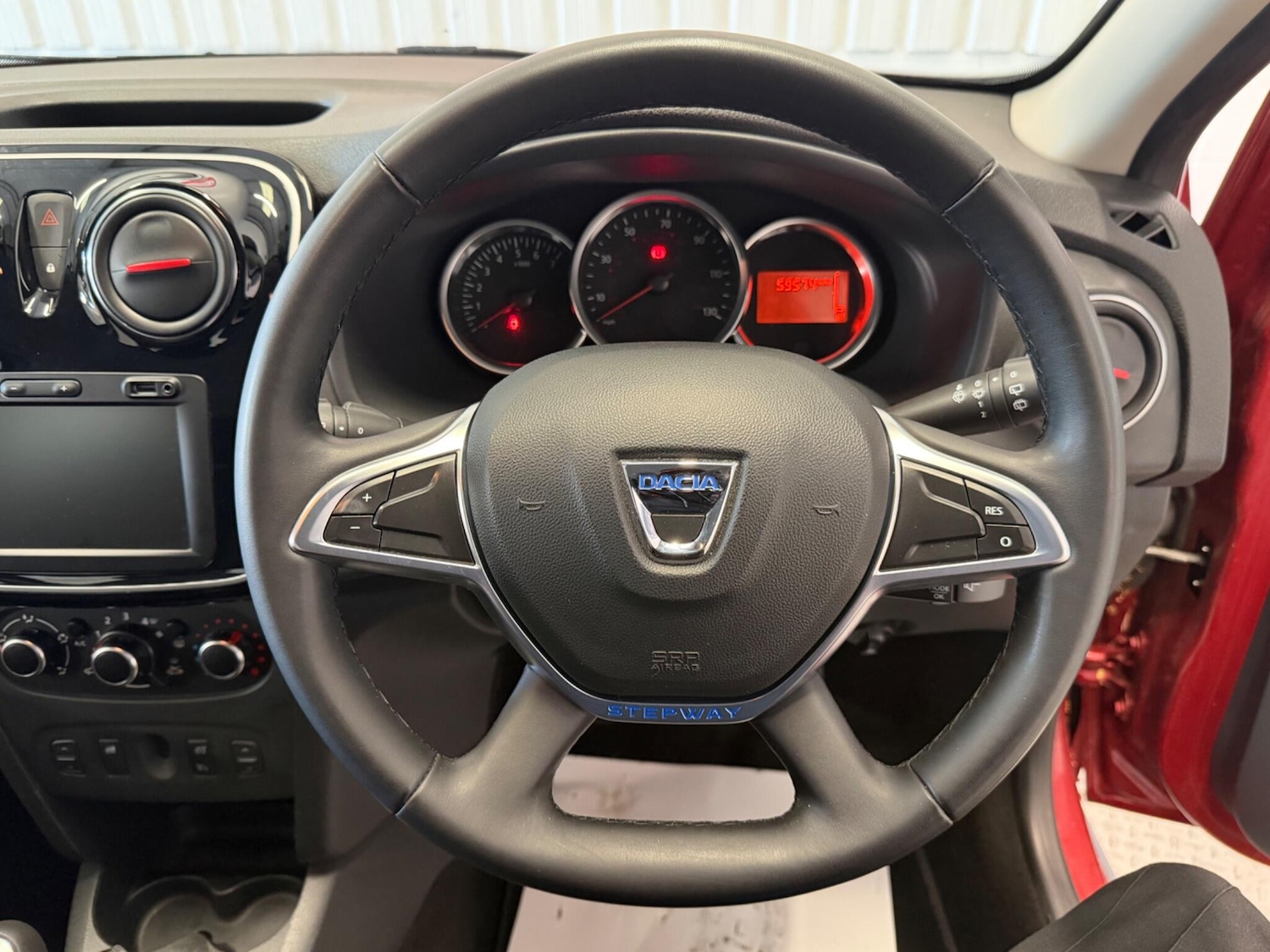 Used Dacia Sandero Stepway 2019 for sale - 77658449: Photo 18