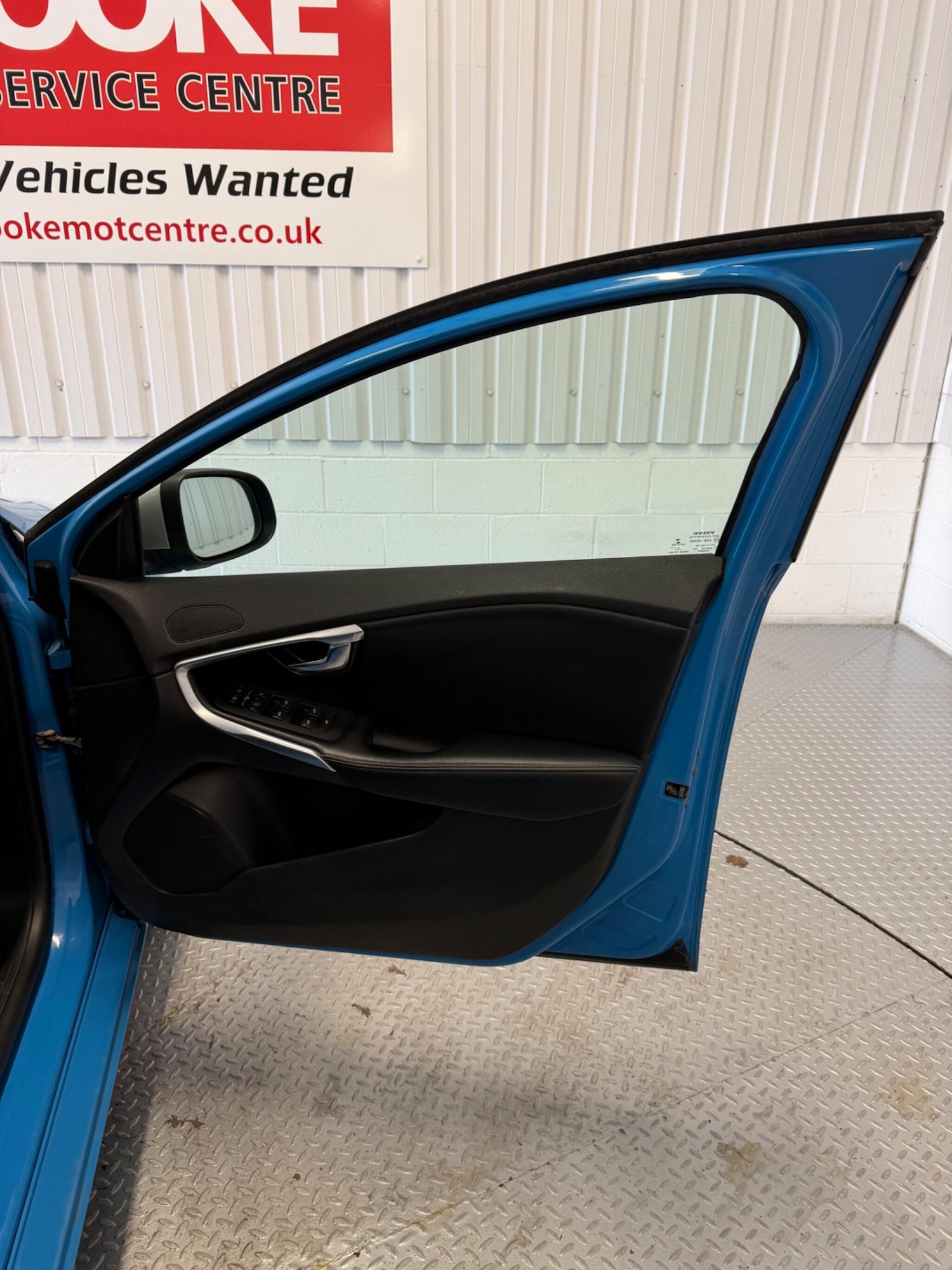 Used Volvo V40 for sale - 78115814: Photo 16