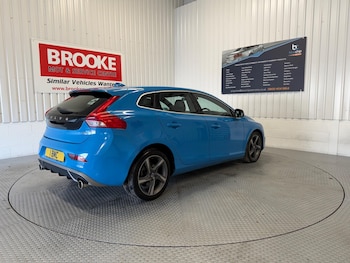 Used Volvo V40 2015 for sale - 78115814: Photo