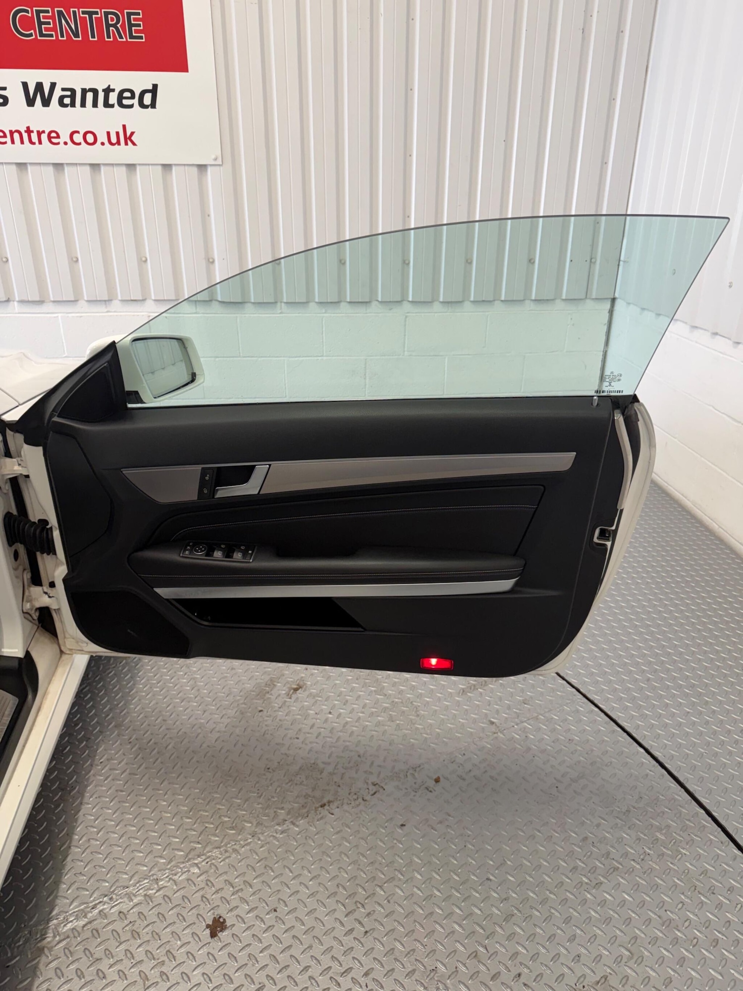 Used Mercedes-Benz E Class 2016 for sale - 77993405: Photo 15