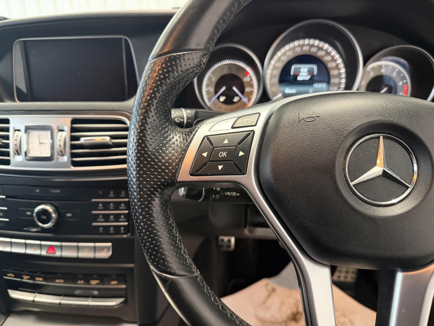 Used Mercedes-Benz E Class 2016 for sale - 77993405: Photo 18