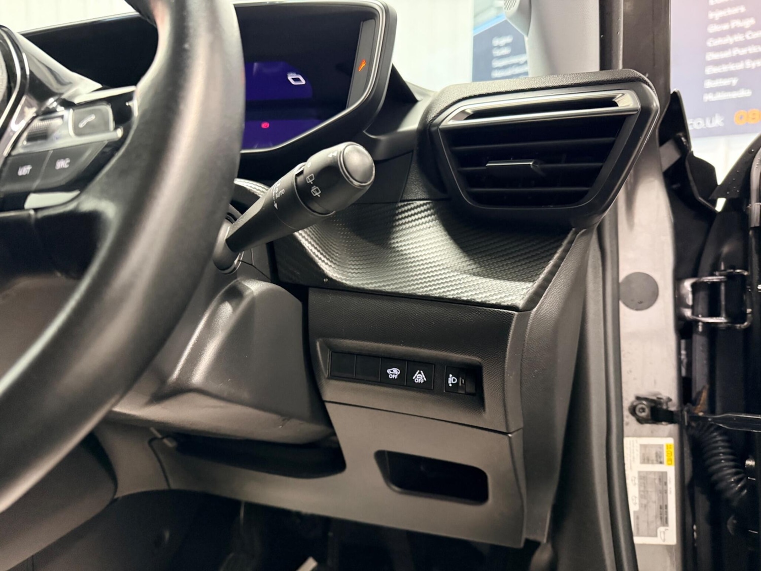 Used Peugeot 2008 2020 for sale - 77358723: Photo 20