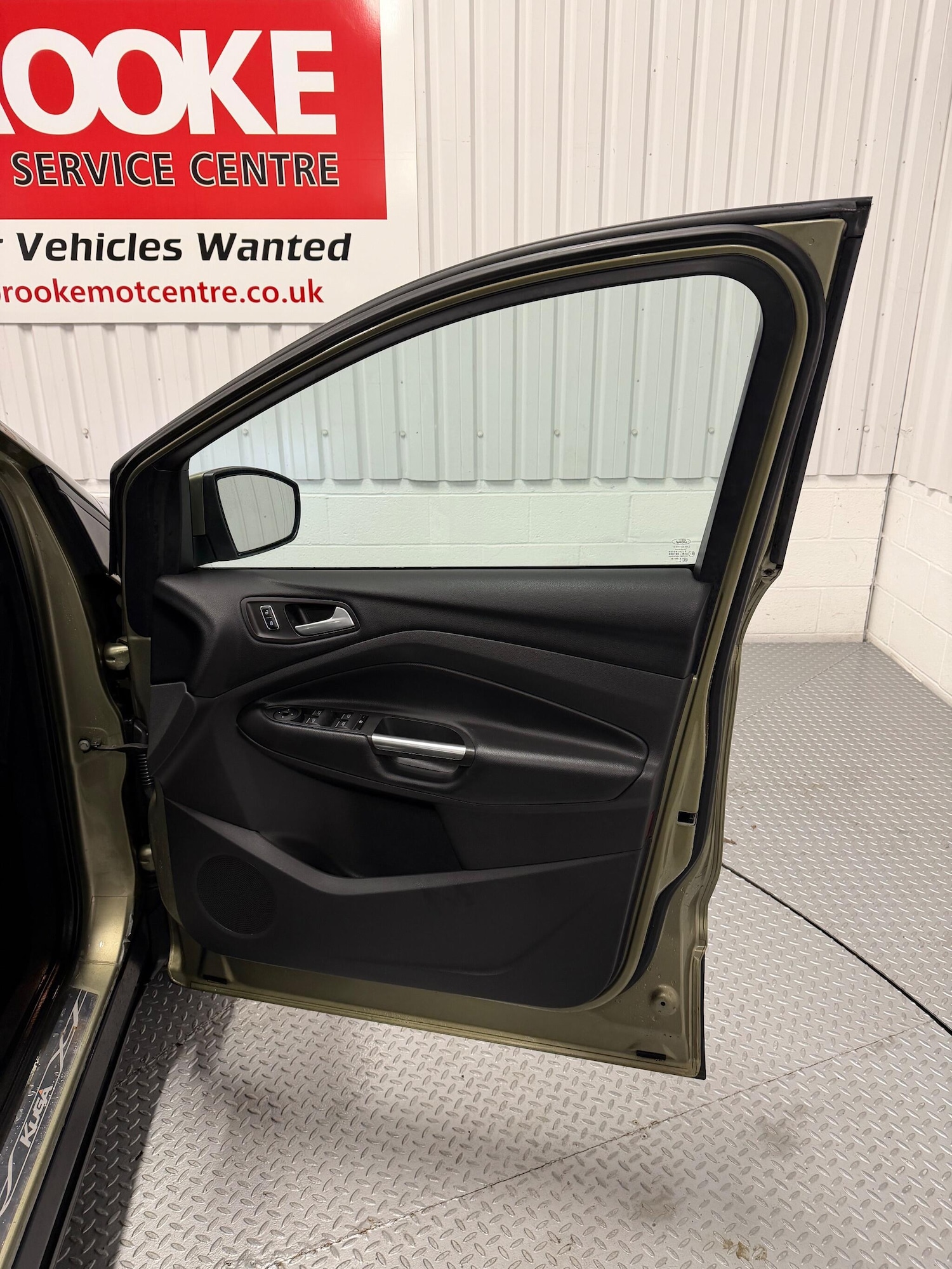 Used Ford Kuga 2014 for sale - 76772101: Photo 15