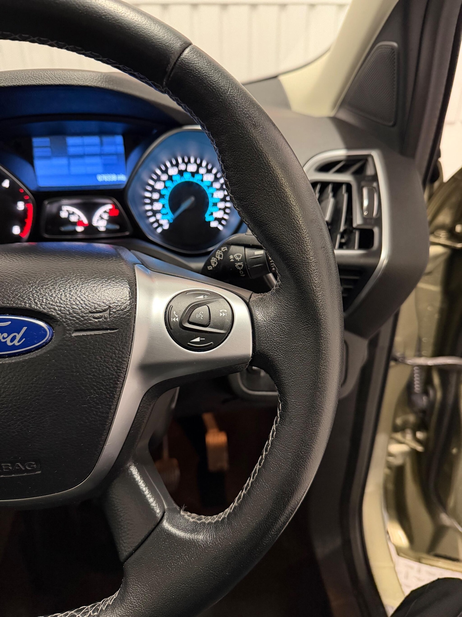 Used Ford Kuga 2014 for sale - 76772101: Photo 19