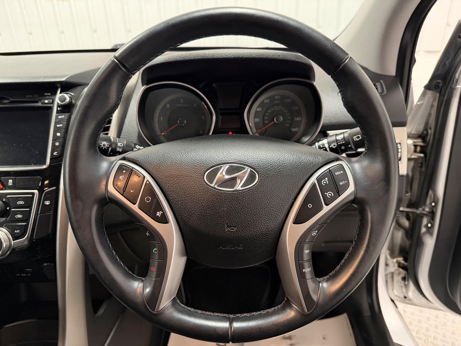 Used Hyundai i30 2015 for sale - 76607664: Photo 18