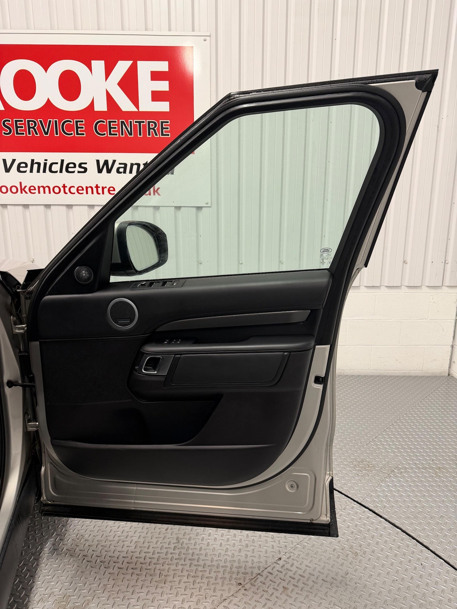 Used Land Rover Discovery 2017 for sale - 76585416: Photo 18