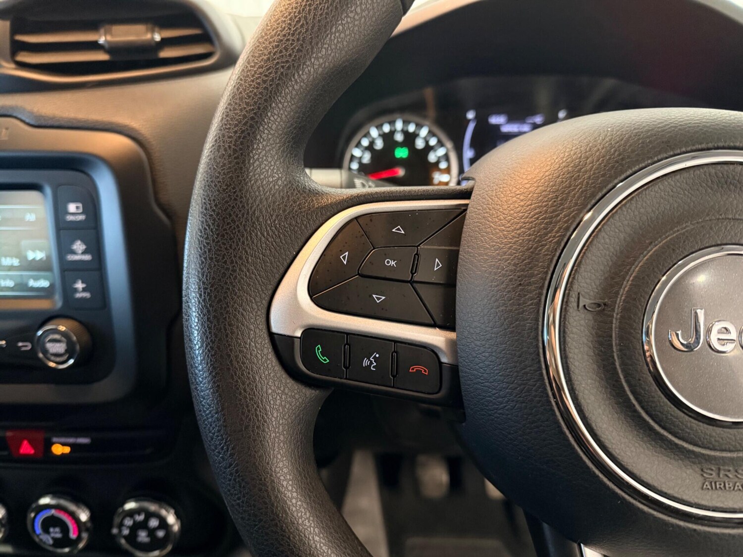 Used Jeep Renegade 2017 for sale - 77586058: Photo 18