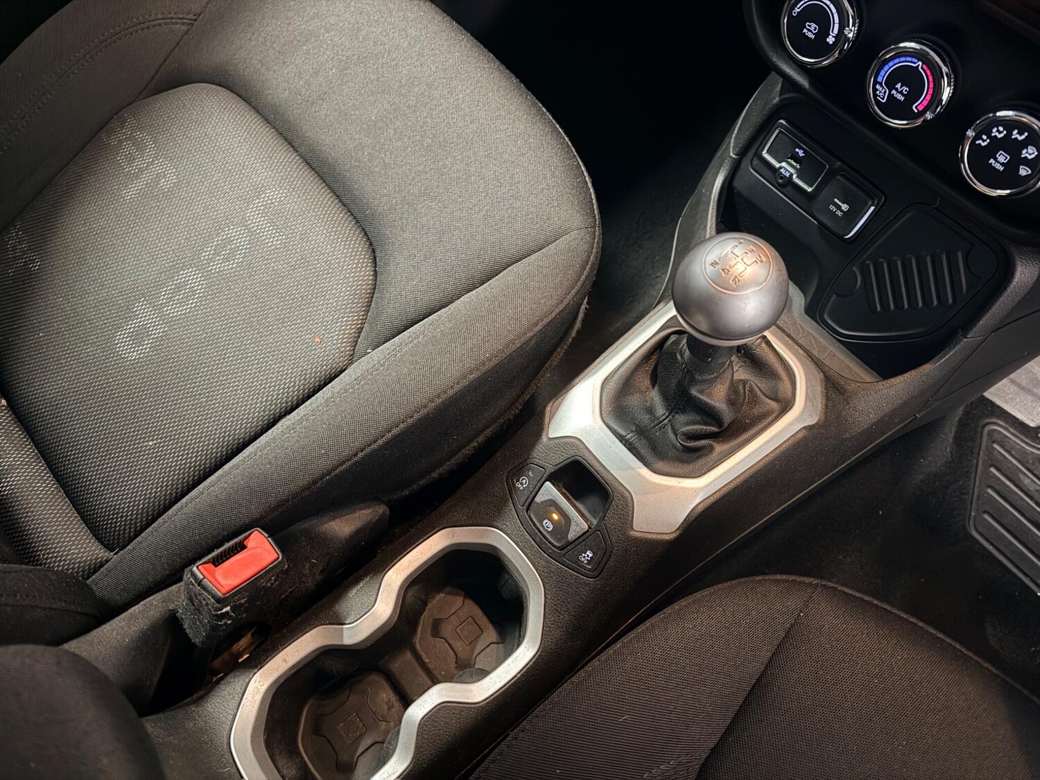 Used Jeep Renegade 2017 for sale - 77586058: Photo 24