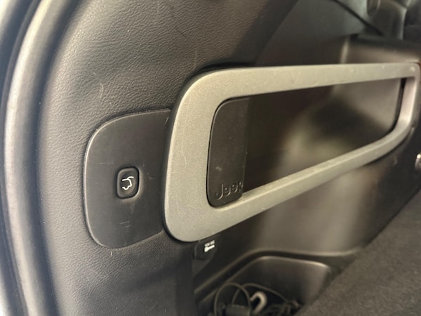 Used Jeep Cherokee 2015 for sale - 76325978: Photo 15