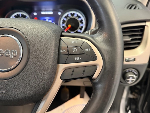 Used Jeep Cherokee 2015 for sale - 76325978: Photo 25