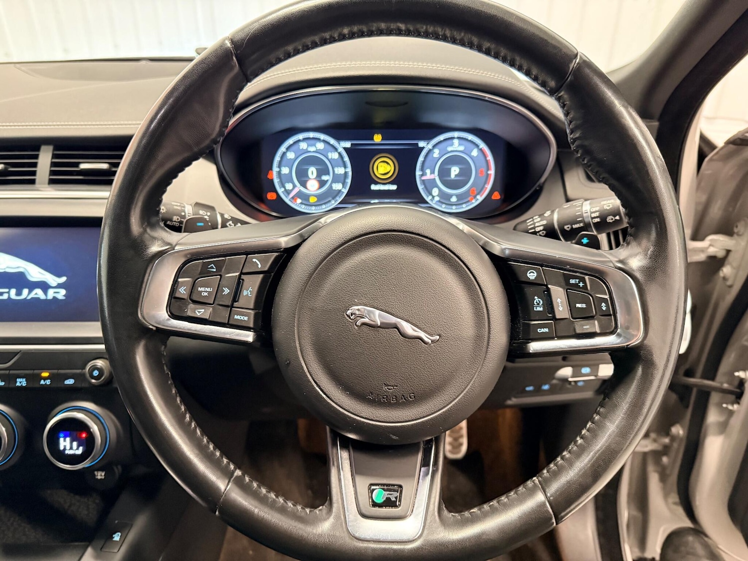 Used Jaguar E-Pace 2018 for sale - 77174977: Photo 21