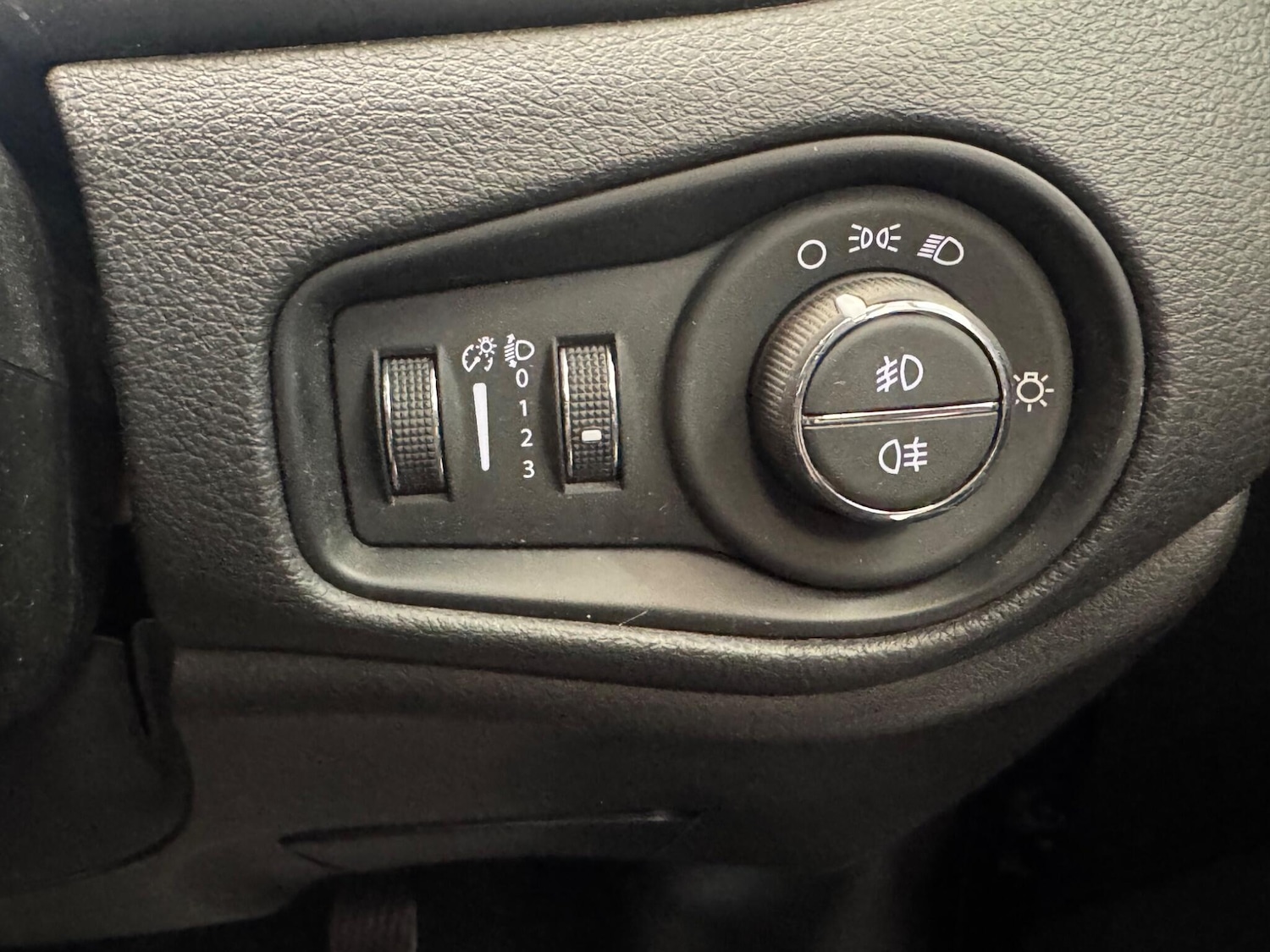 Used Jeep Renegade 2016 for sale - 78185395: Photo 25