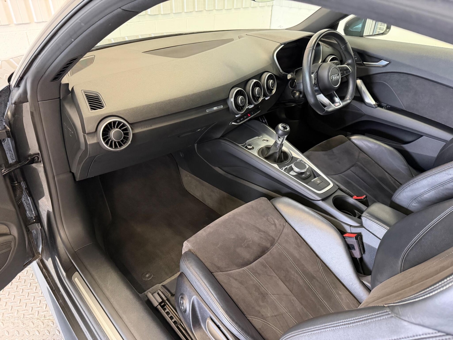 Used Audi TT 2017 for sale - 77993307: Photo 14