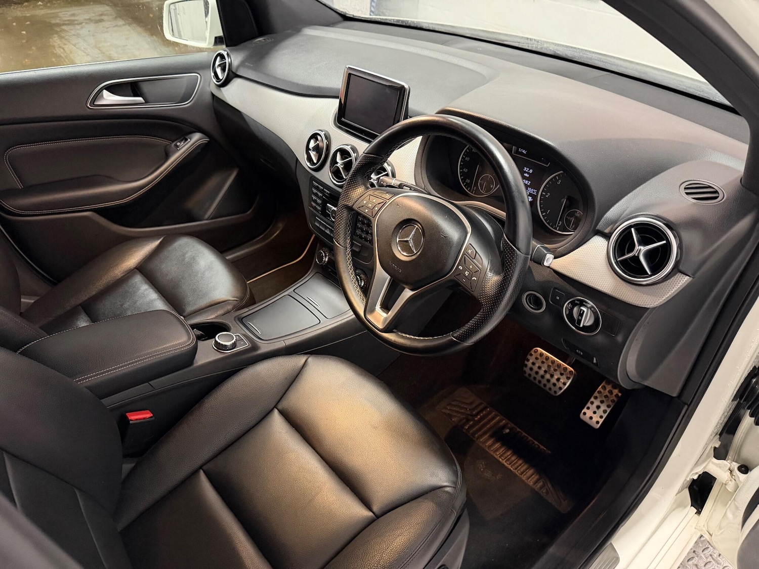 Used Mercedes-Benz B Class 2012 for sale - 76771647: Photo 17