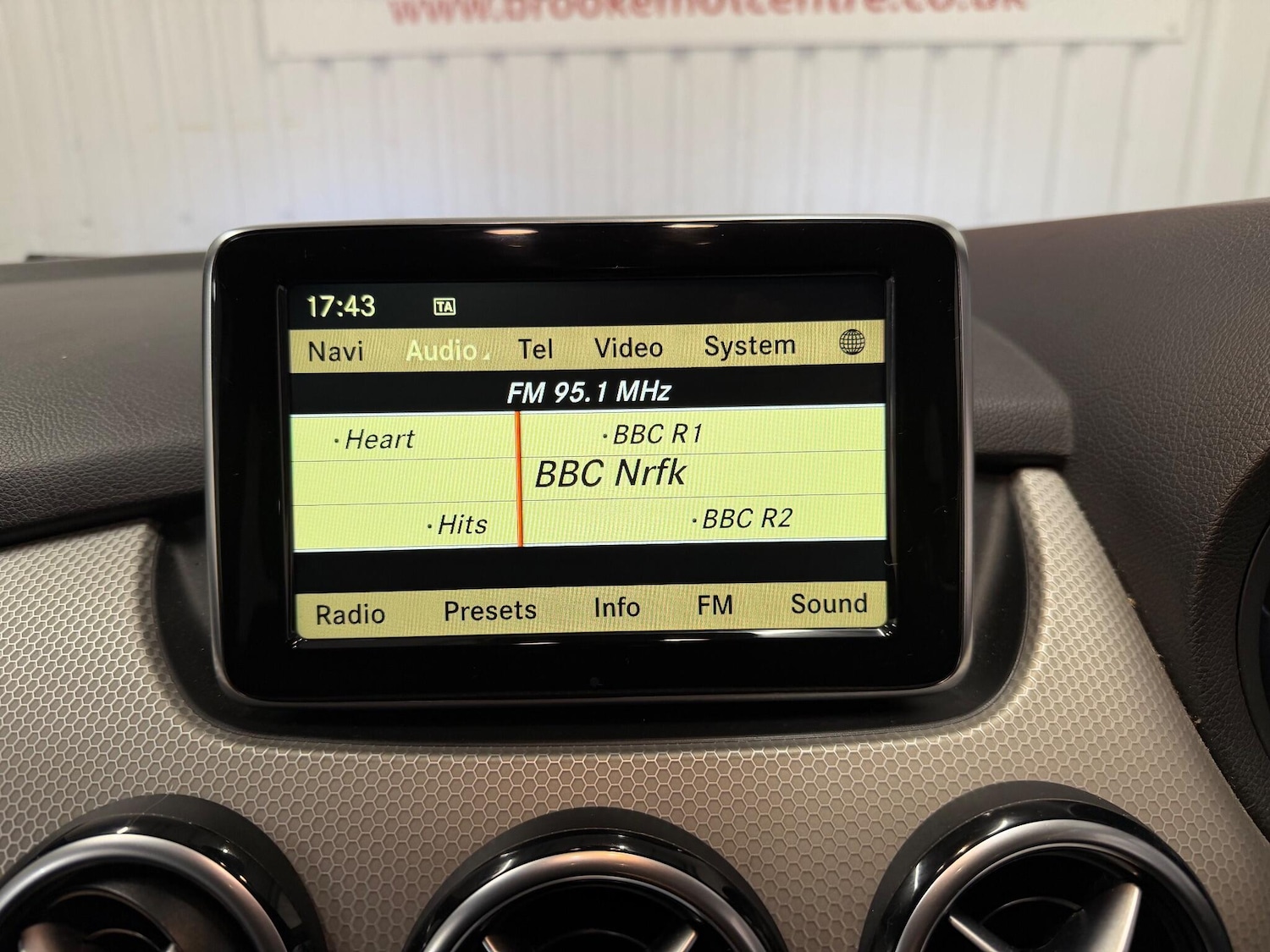 Used Mercedes-Benz B Class 2012 for sale - 76771647: Photo 24