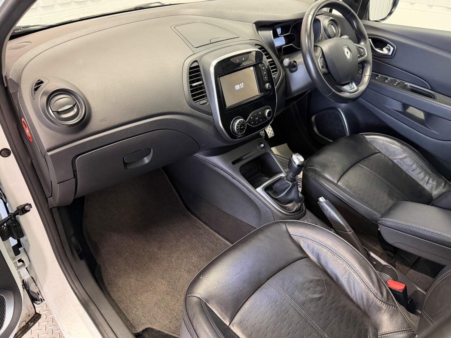 Used Renault Captur 2017 for sale - 77290880: Photo 15