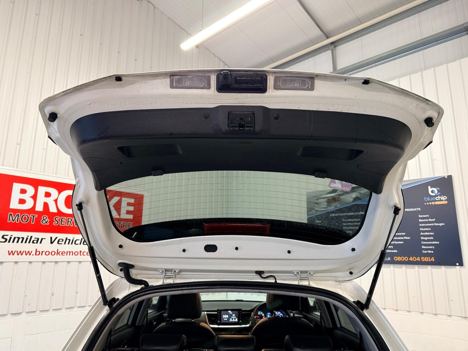 Used Kia Stonic 2018 for sale - 76887295: Photo 16