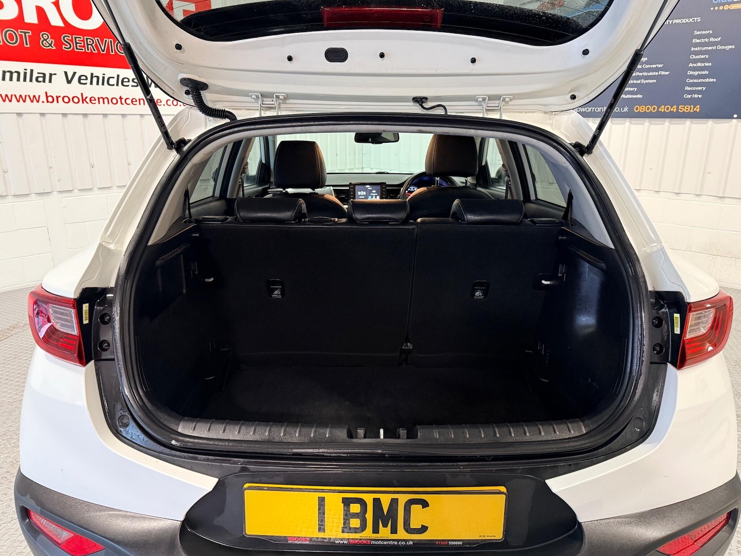 Used Kia Stonic 2018 for sale - 76887295: Photo 17