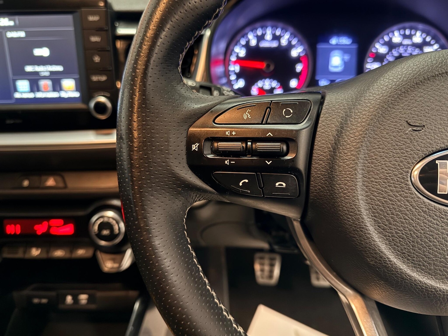 Used Kia Stonic 2018 for sale - 76887295: Photo 22