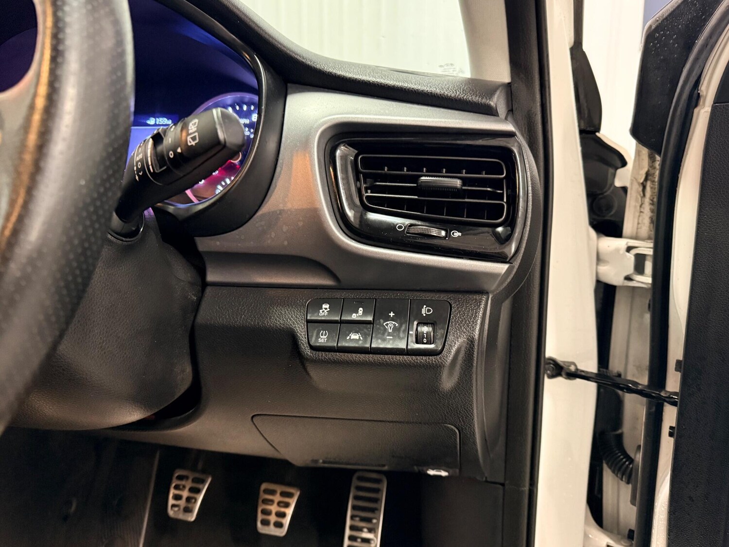 Used Kia Stonic 2018 for sale - 76887295: Photo 25