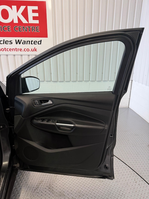 Used Ford Kuga 2015 for sale - 76294581: Photo 15