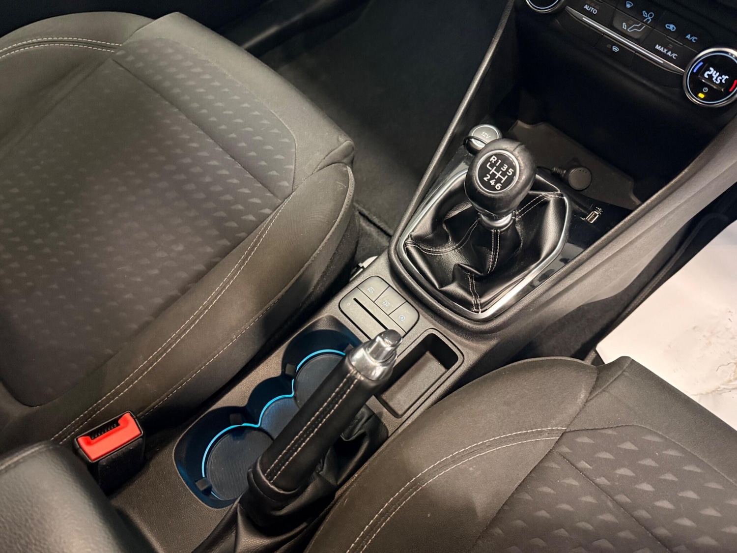 Used Ford Fiesta 2018 for sale - 77612132: Photo 24