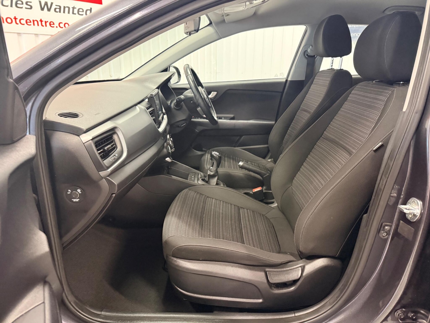 Used Kia Stonic 2019 for sale - 77386337: Photo 14