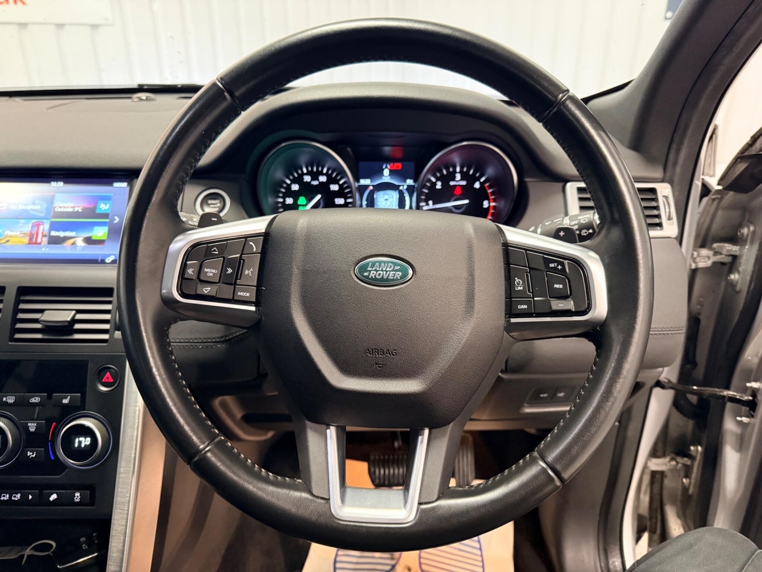 Used Land Rover Discovery Sport for sale - 77647171: Photo 22