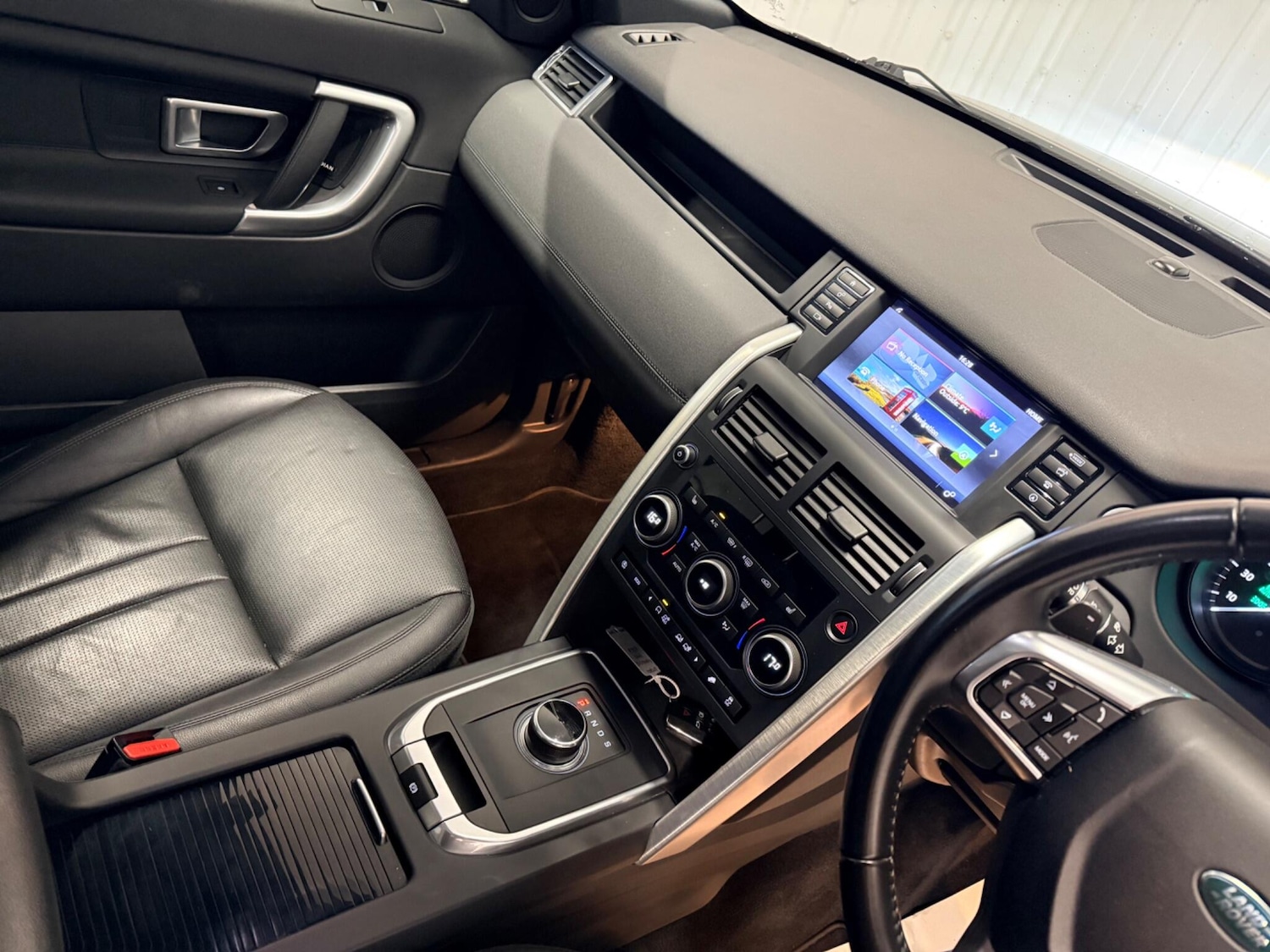 Used Land Rover Discovery Sport for sale - 77647171: Photo 29