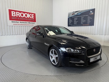 Used Jaguar XE 2017 for sale - 75519569: Photo