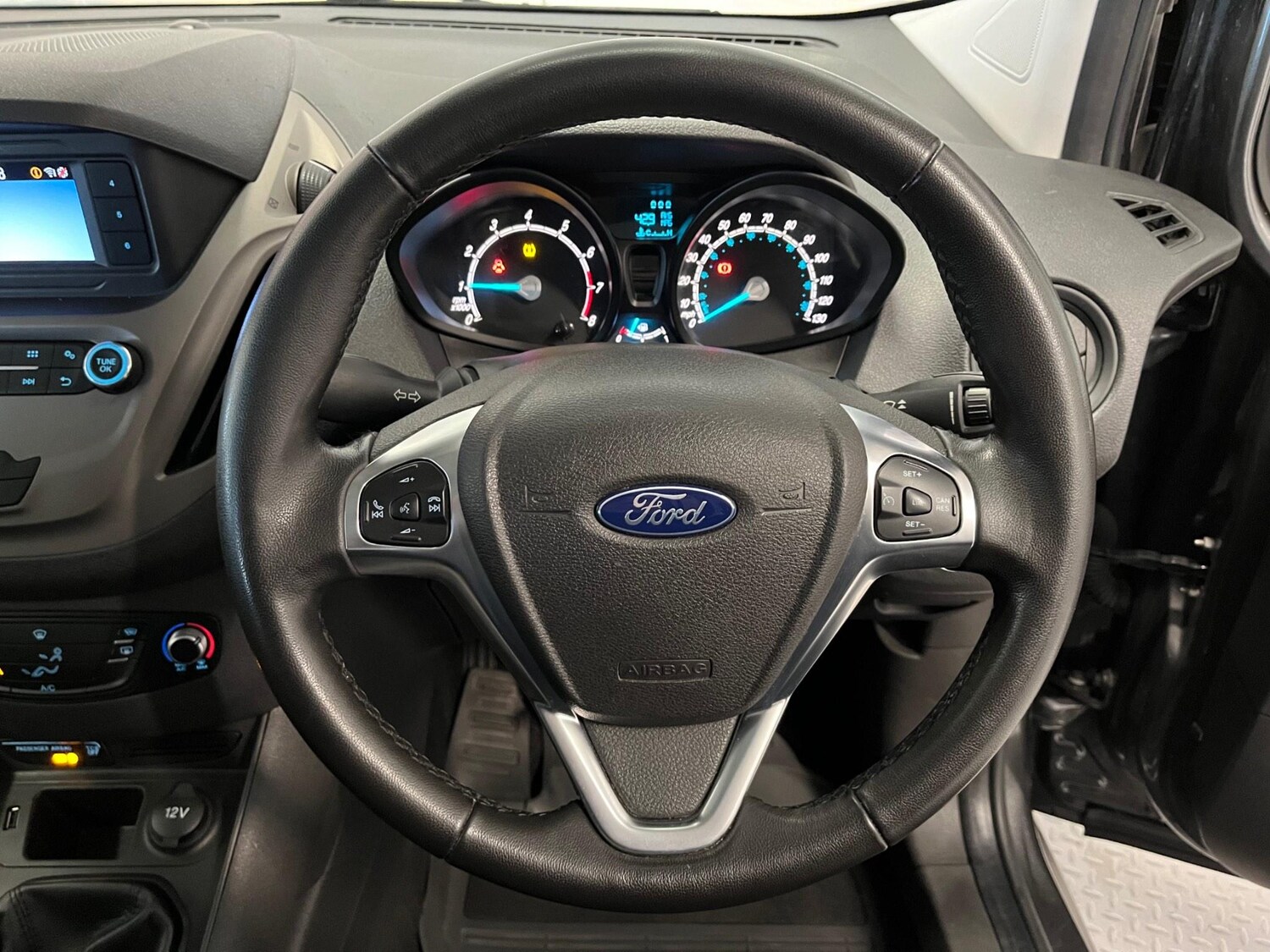 Used Ford Tourneo Courier 2019 for sale - 77838970: Photo 19