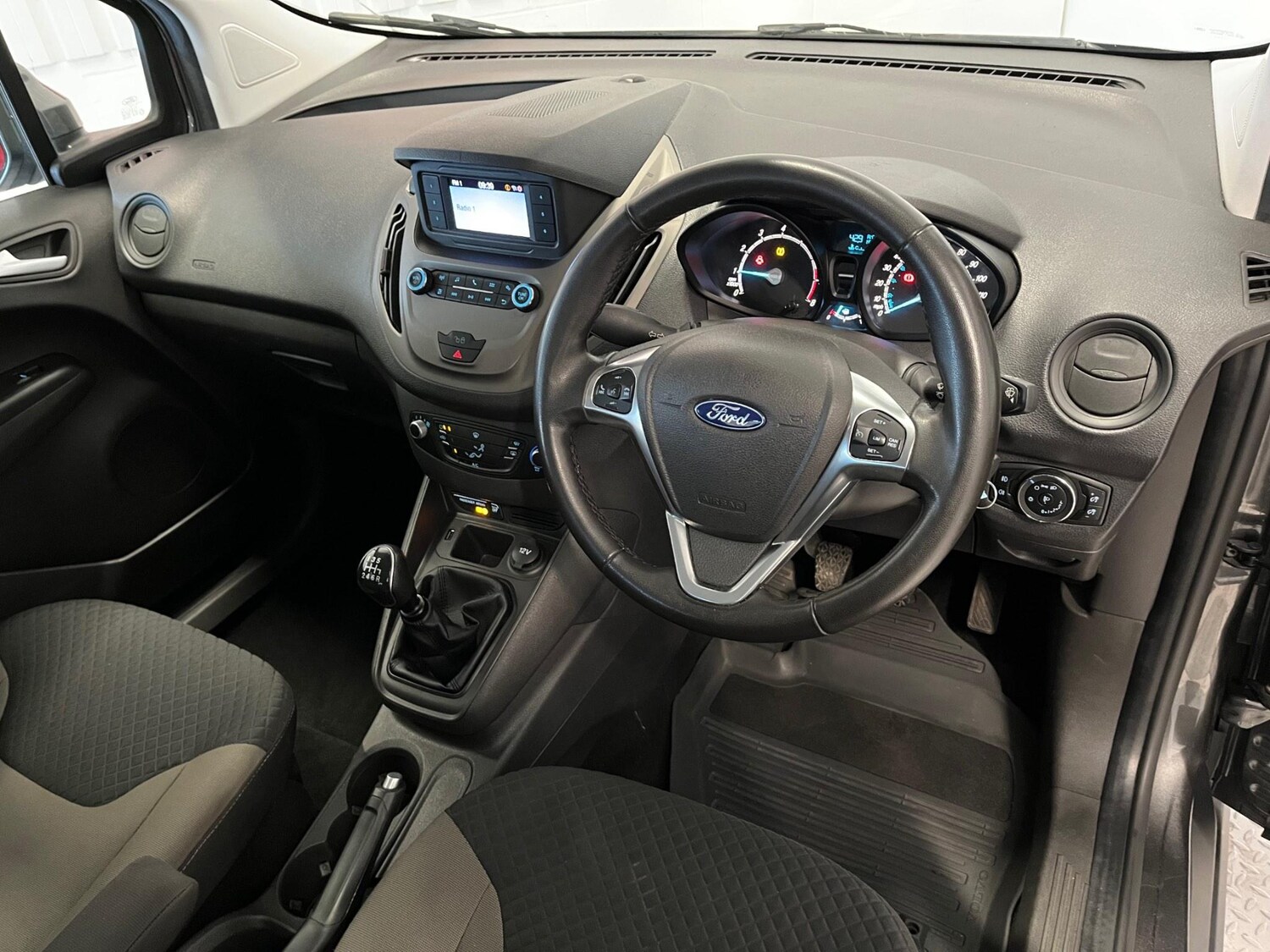Used Ford Tourneo Courier 2019 for sale - 77838970: Photo 24