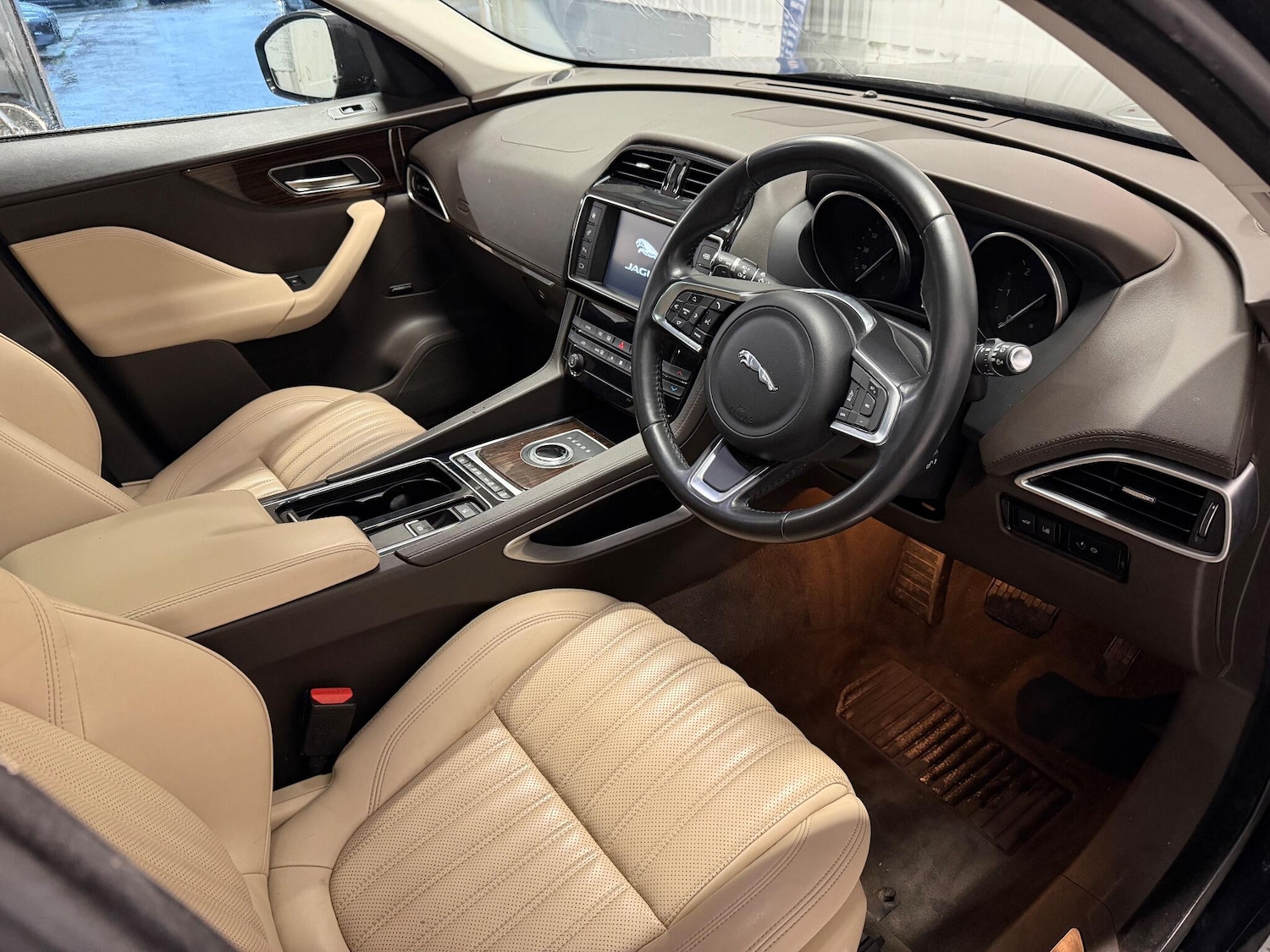 Used Jaguar F-Pace 2017 for sale - 77230160: Photo 18