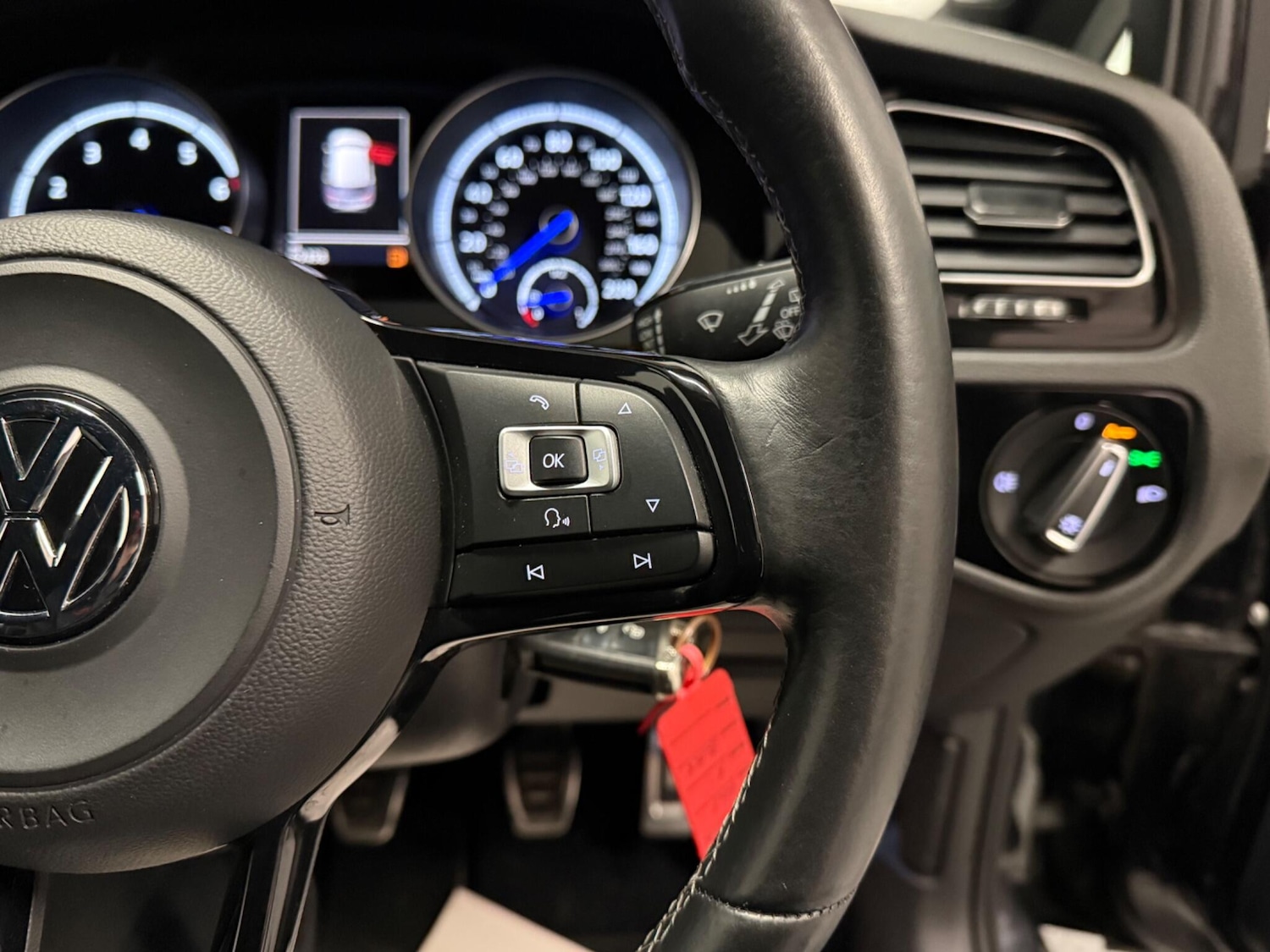 Used Volkswagen Golf 2015 for sale - 76424869: Photo 27