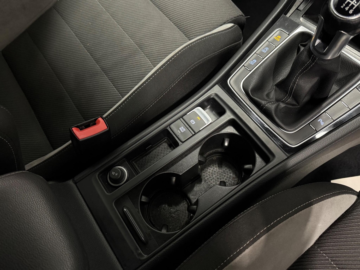 Used Volkswagen Golf 2015 for sale - 76424869: Photo 32