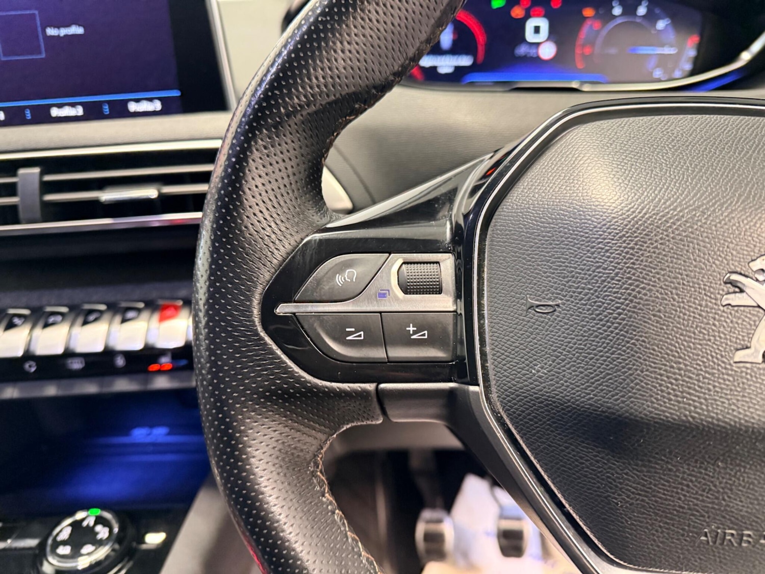 Used Peugeot 3008 2018 for sale - 77358704: Photo 19