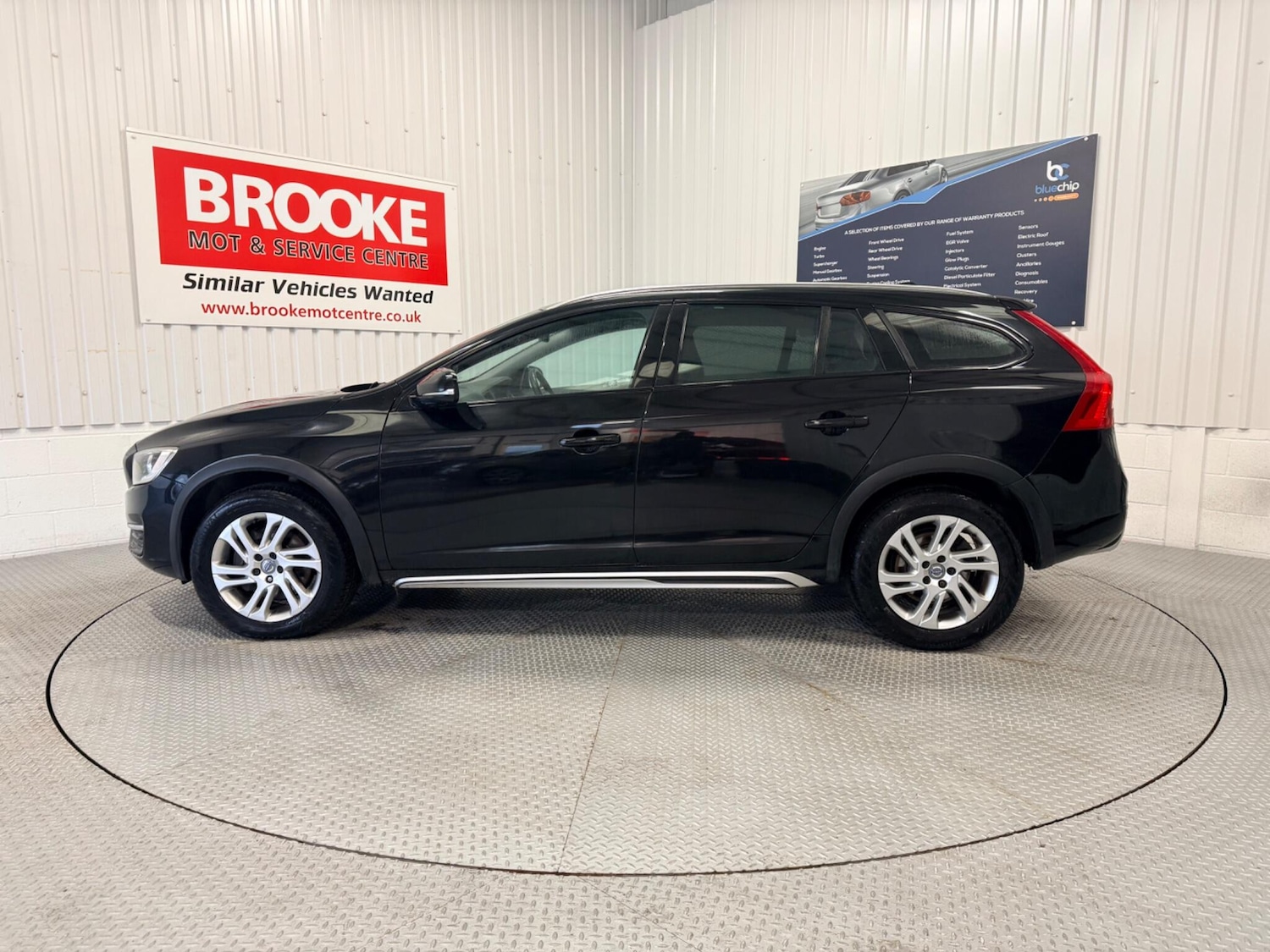 Used Volvo V60 2017 for sale - 77279292: Photo 10