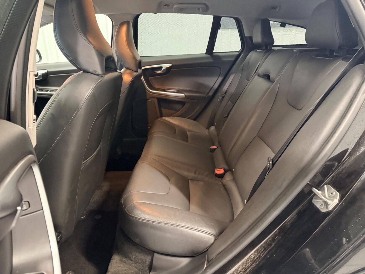 Used Volvo V60 2017 for sale - 77279292: Photo 12